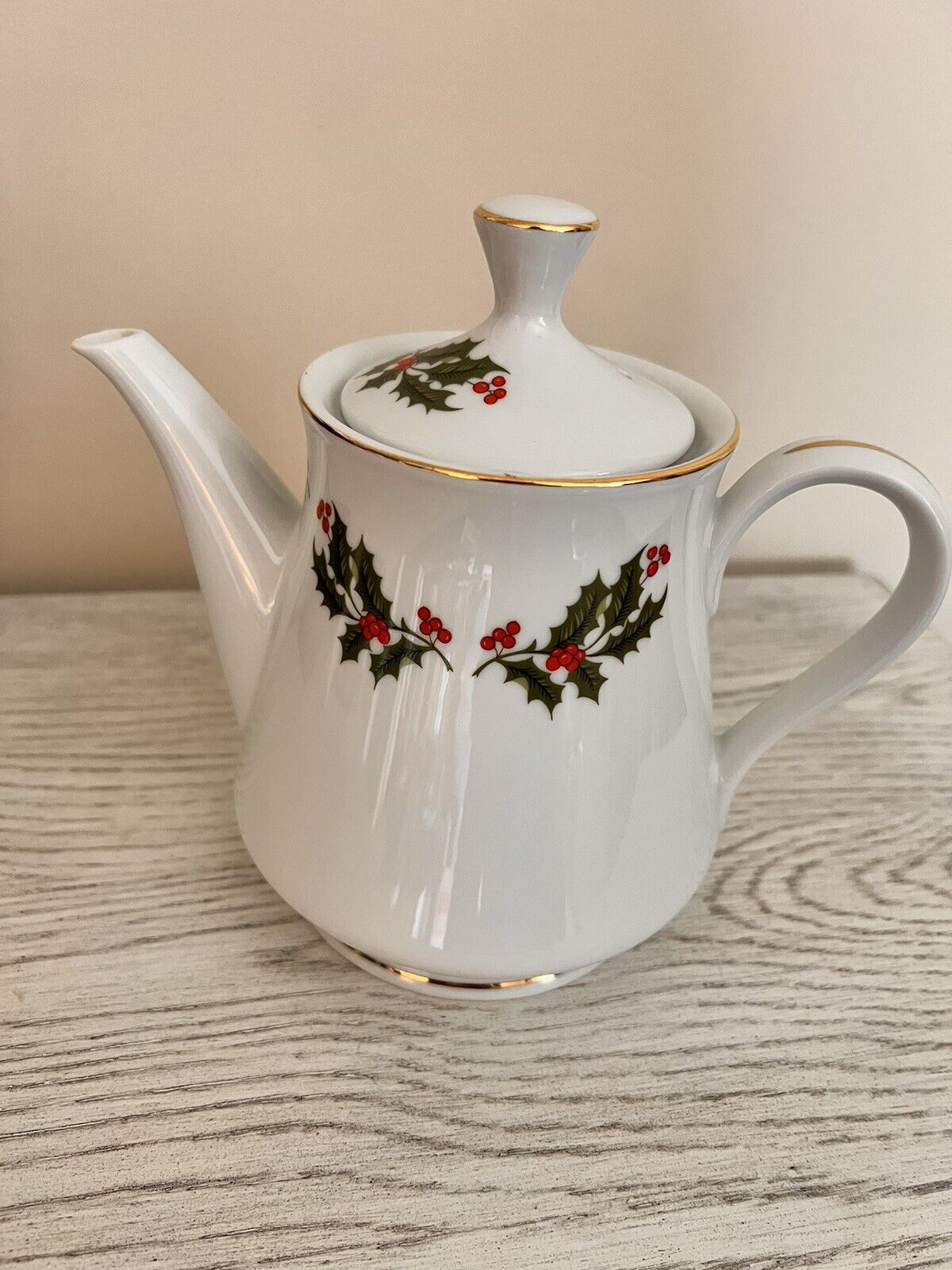 Vtg Kashima Porcelain Christmas Holly Tea Coffee Pot 8\