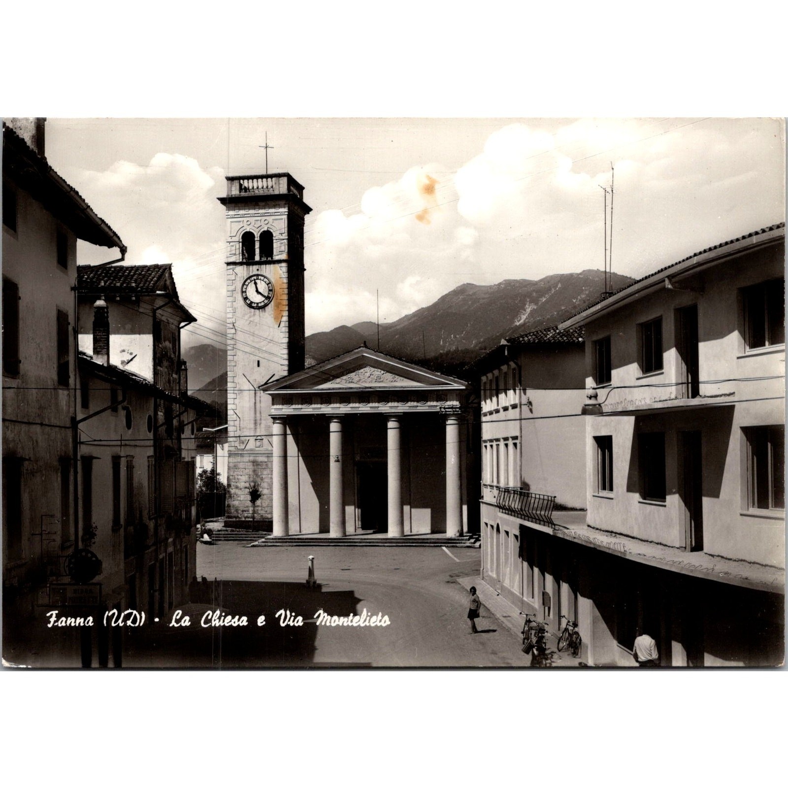Fanna La Chiesa E Via Montelieto Pordenone Province Italy Vintage Postcard SP5-6