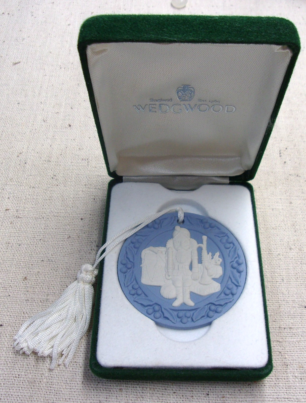 WEDGWOOD White on Blue Jasperware NUTCRACKER 1996 Flat Christmas Ornament w/ Box