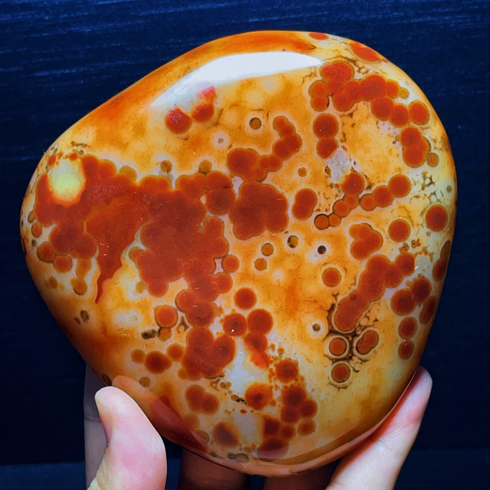 TOP 1043G Natural Polished Silk Banded Agate Lace Agate Crystal Madagascar L1952
