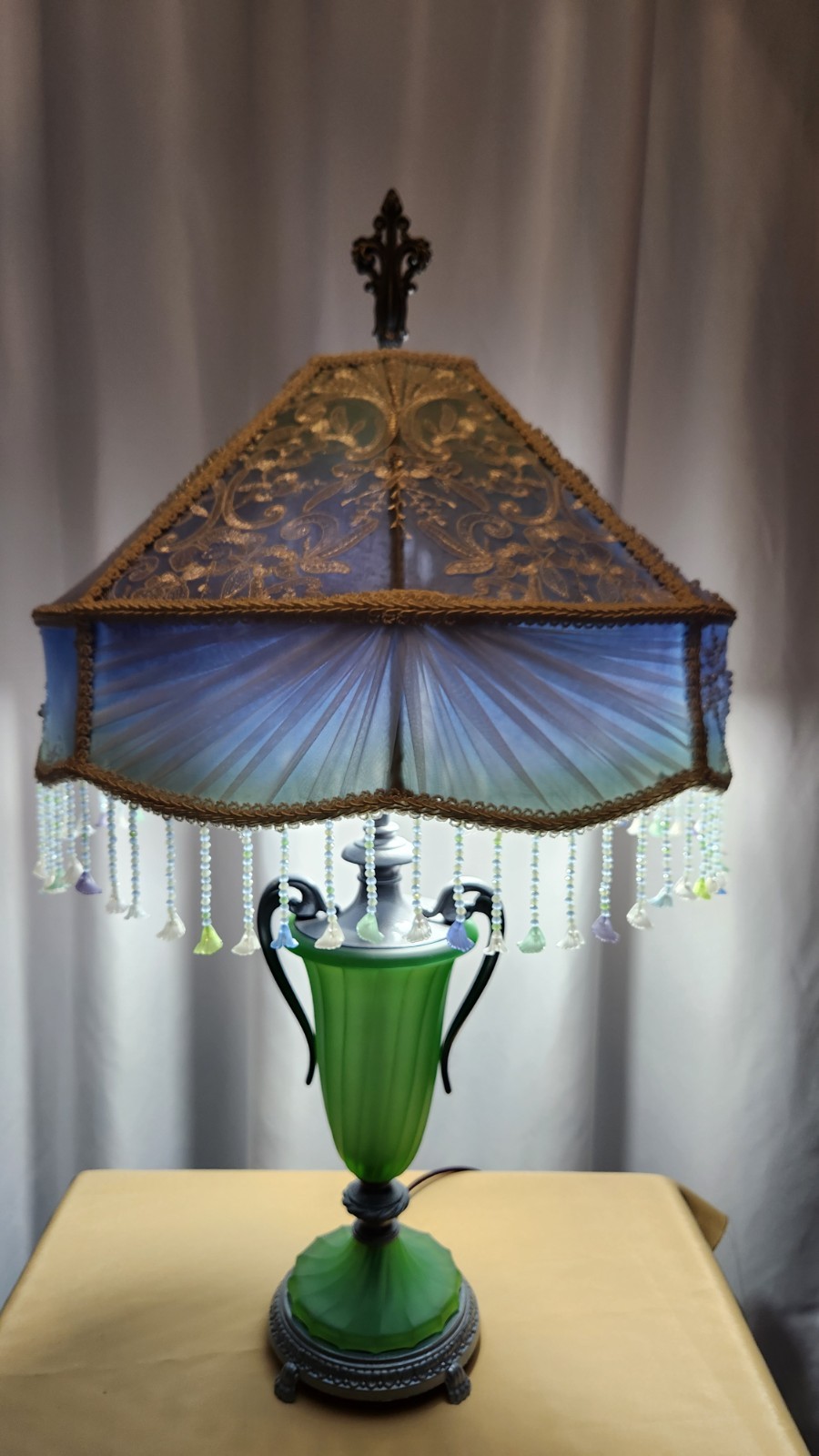 Antique Green Urn Lamp 23\
