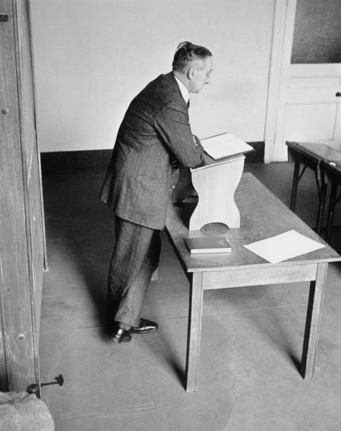 Austrian Born British Economist And Philosopher Friedrich Hayek 1948 OLD PHOTO