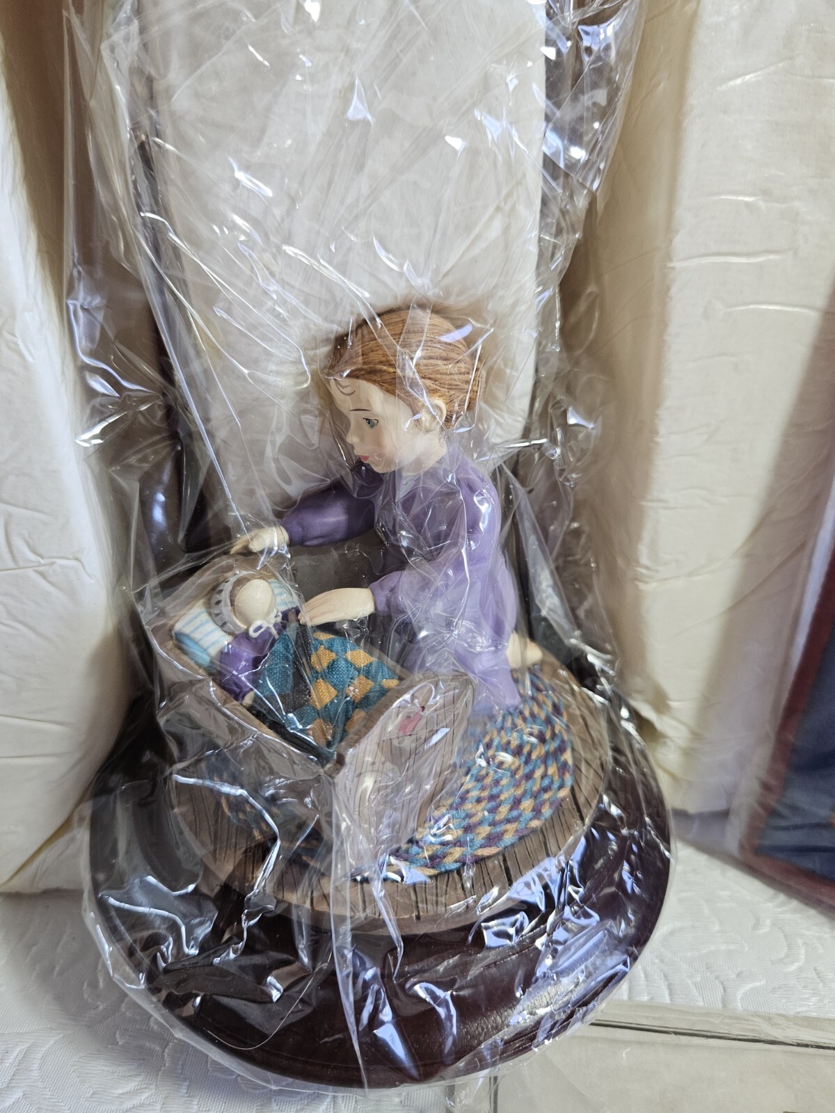 The Amish Heritage Ltd Edition - Caroline - #30014 With Box And Certificate The Amish Heritage Ltd Edition - Caroline - #30014 With Box And Certificate