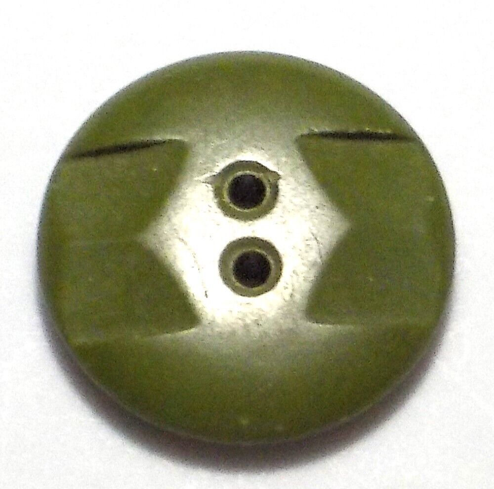Vintage Carved Effect Plastic Button Art Deco Avocado Green 2.18 grams 7/8\