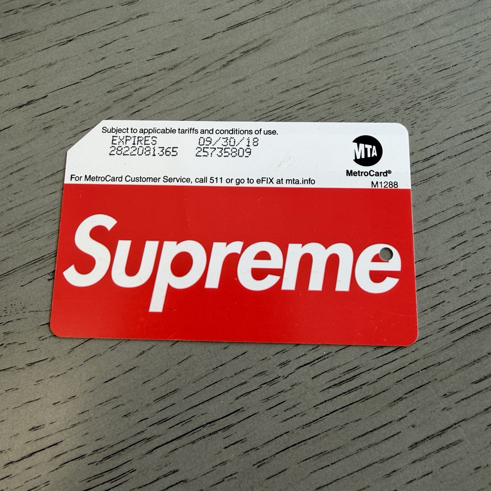 NY MTA Subway & Bus MetroCard: Supreme