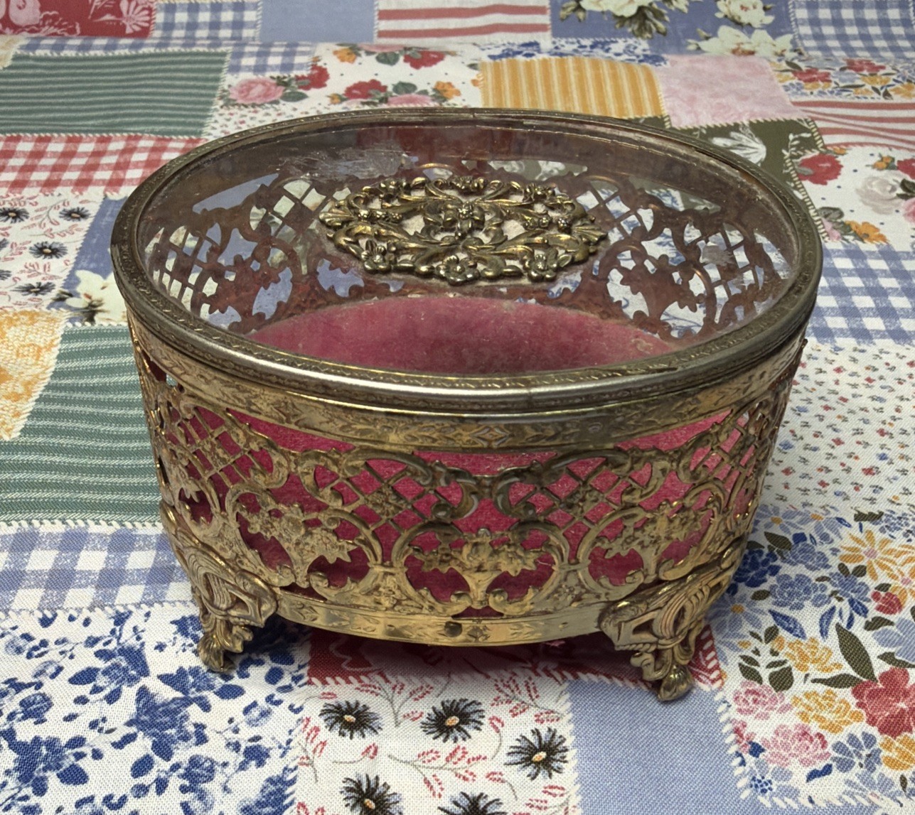 Vtg Hollywood Regency Gold Filigree Jewelry Casket Glass Lid Footed Ormolu Box