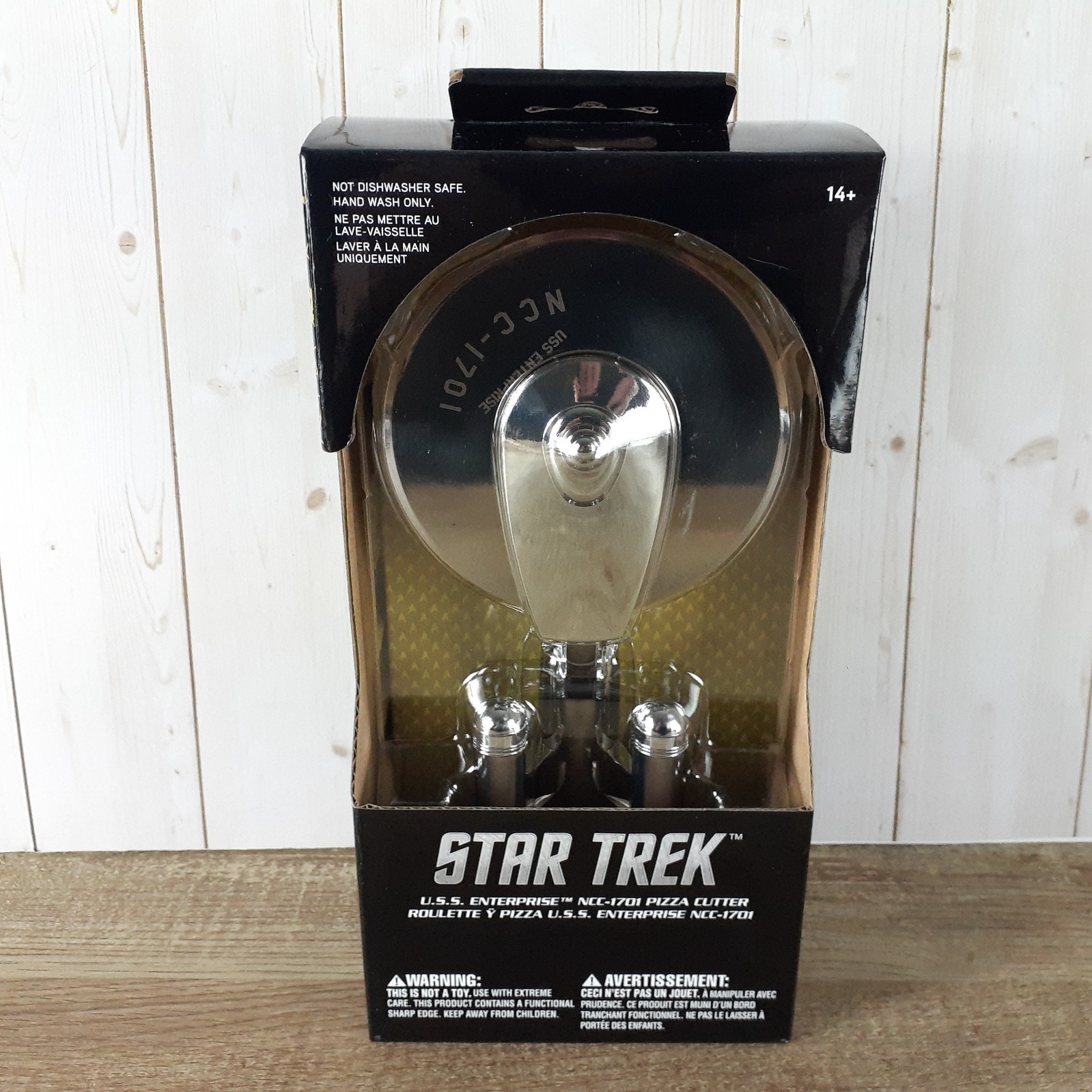 Star Trek USS Enterprise NCC-1701 Pizza Cutter Think Geek NEW Sealed