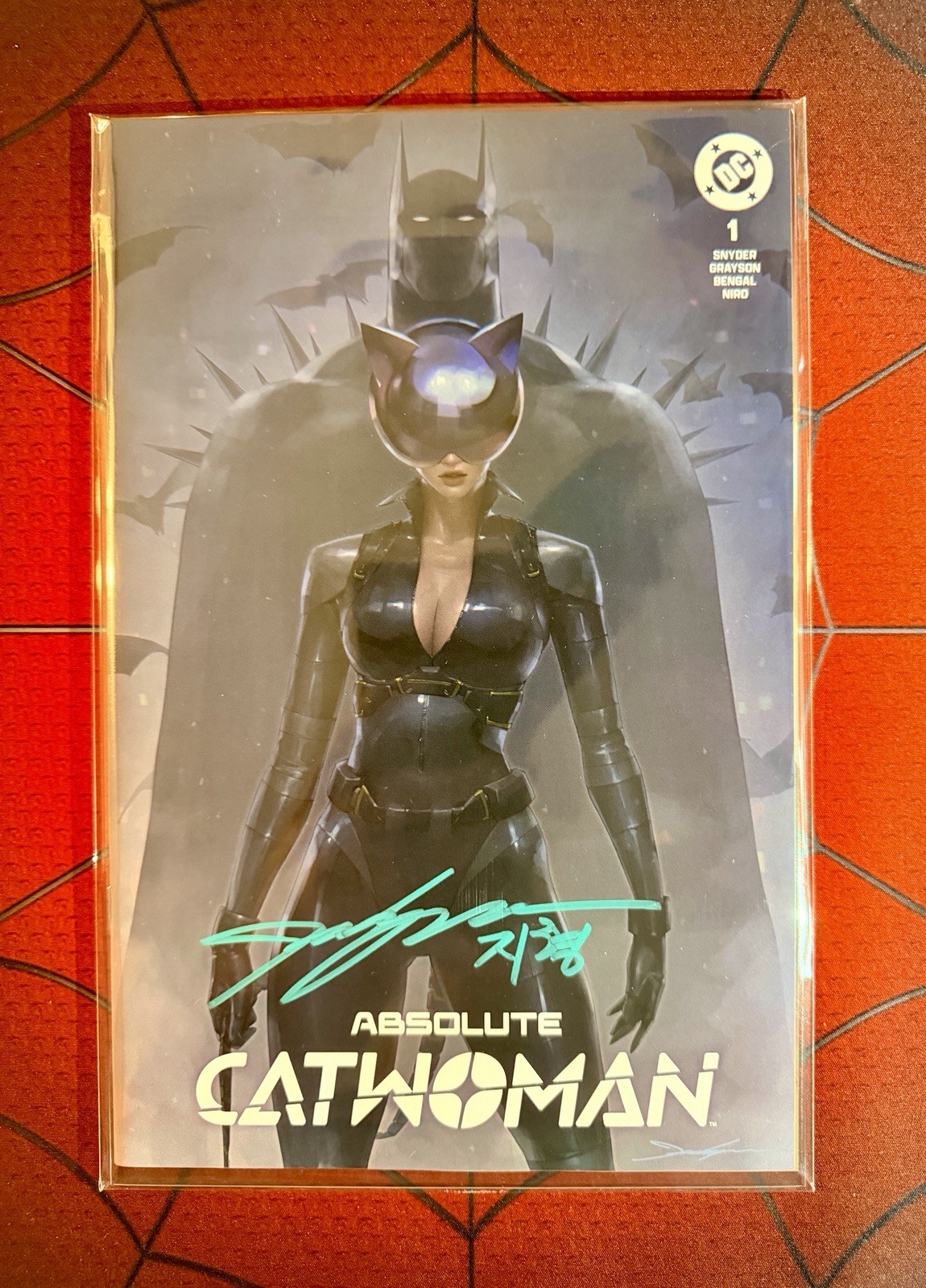 Absolute Catwoman #1 DOUBLE Signed by Jeehyung Lee WITH RARE KOREAN SIGNATURE