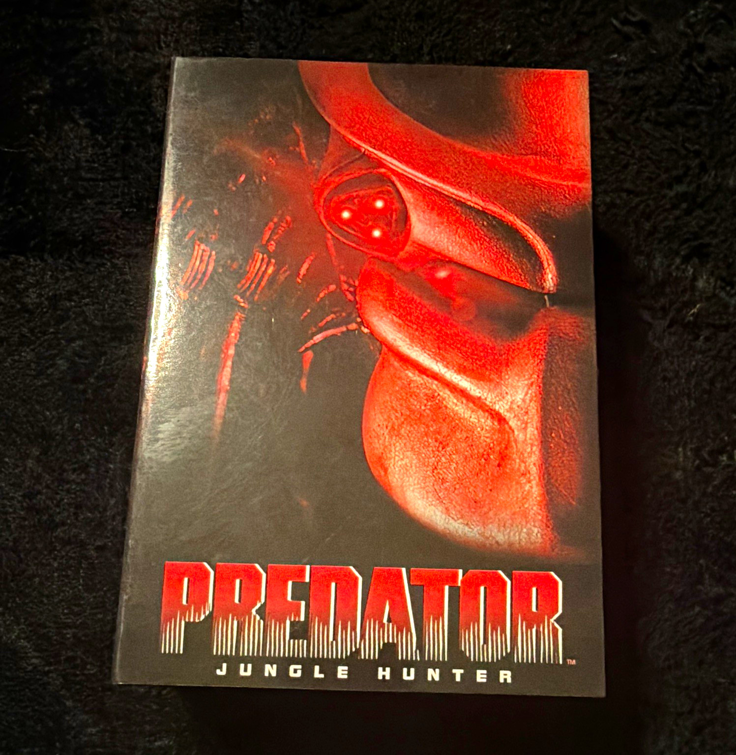 NECA Predator Jungle Hunter Action Figure w/ Accessories Sci-Fi Horror Figure