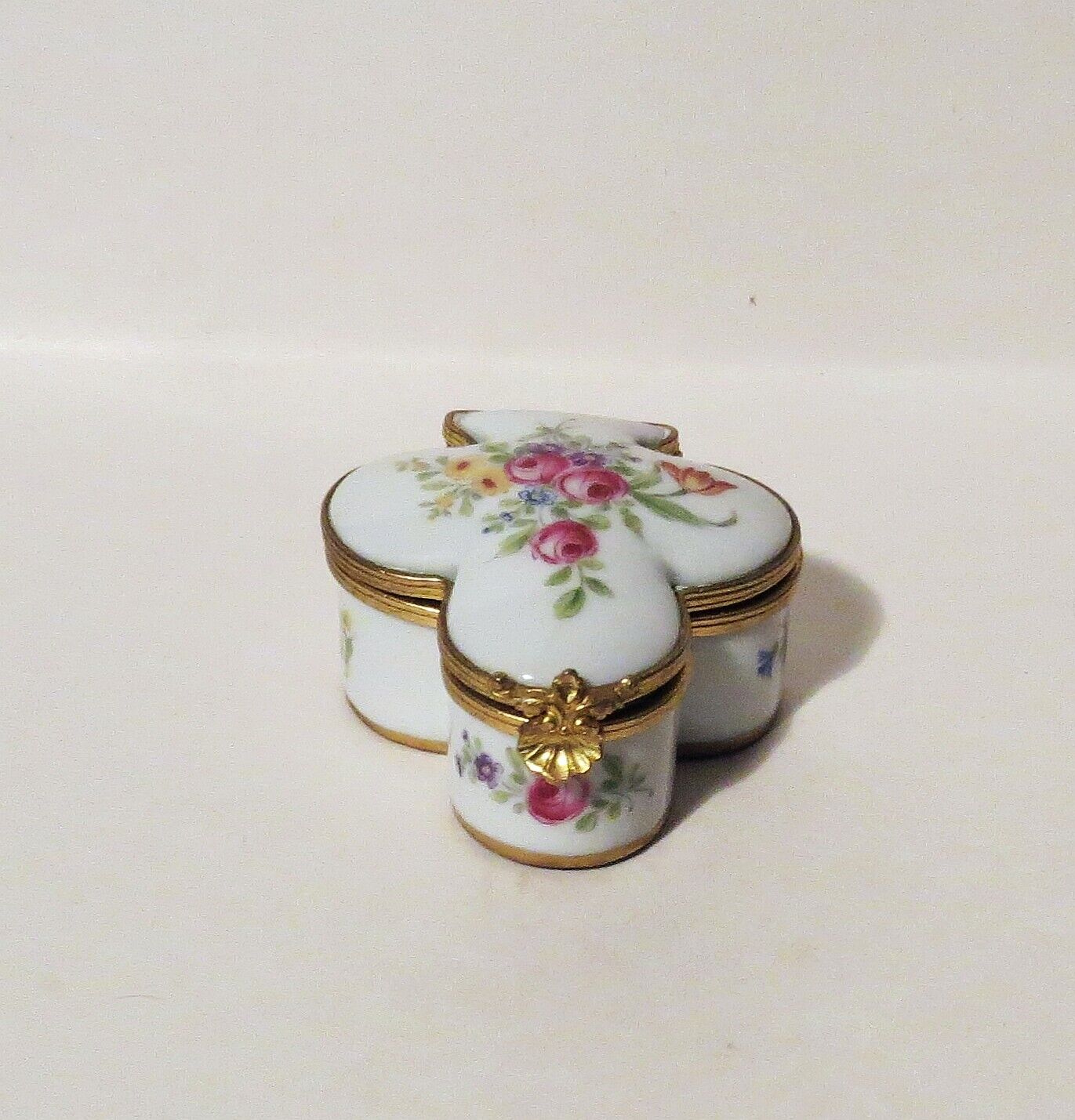 Antique Continental Hand Painted Porcelain Clover Trinket Box 2-3/8\