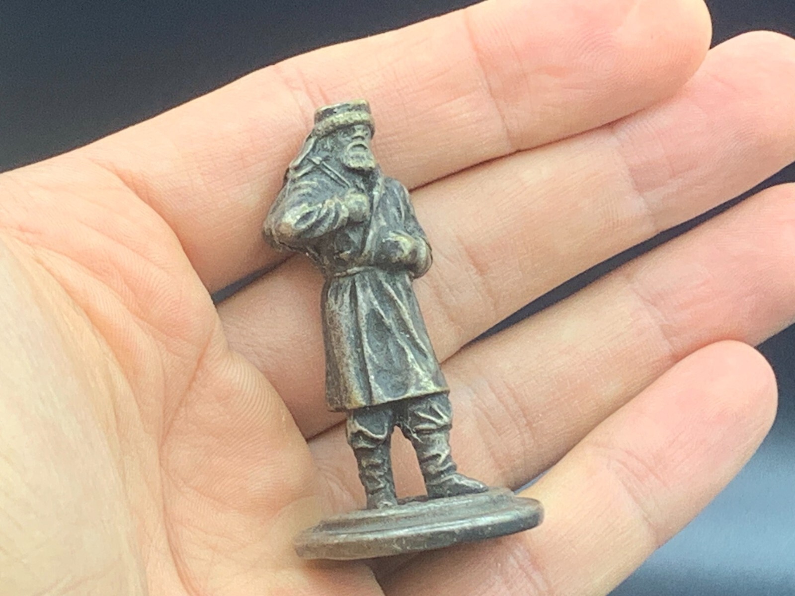 Antique Bronze Colour Metal Miniature Soldier Old Man Car Mascot Hood Ornament