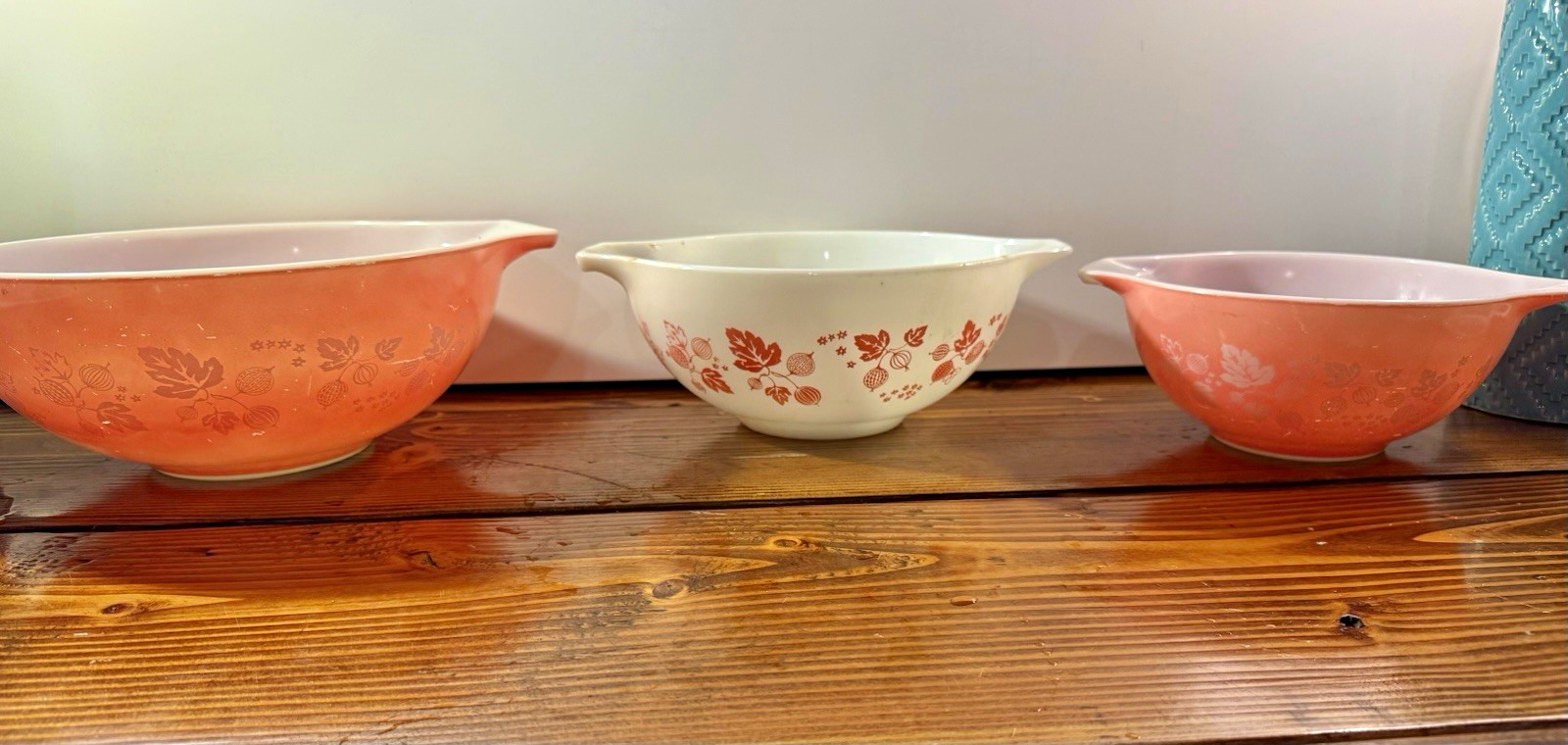PYREX Gooseberry Pink/White 3pc Nesting Mixing Bowl Set 441 442 443