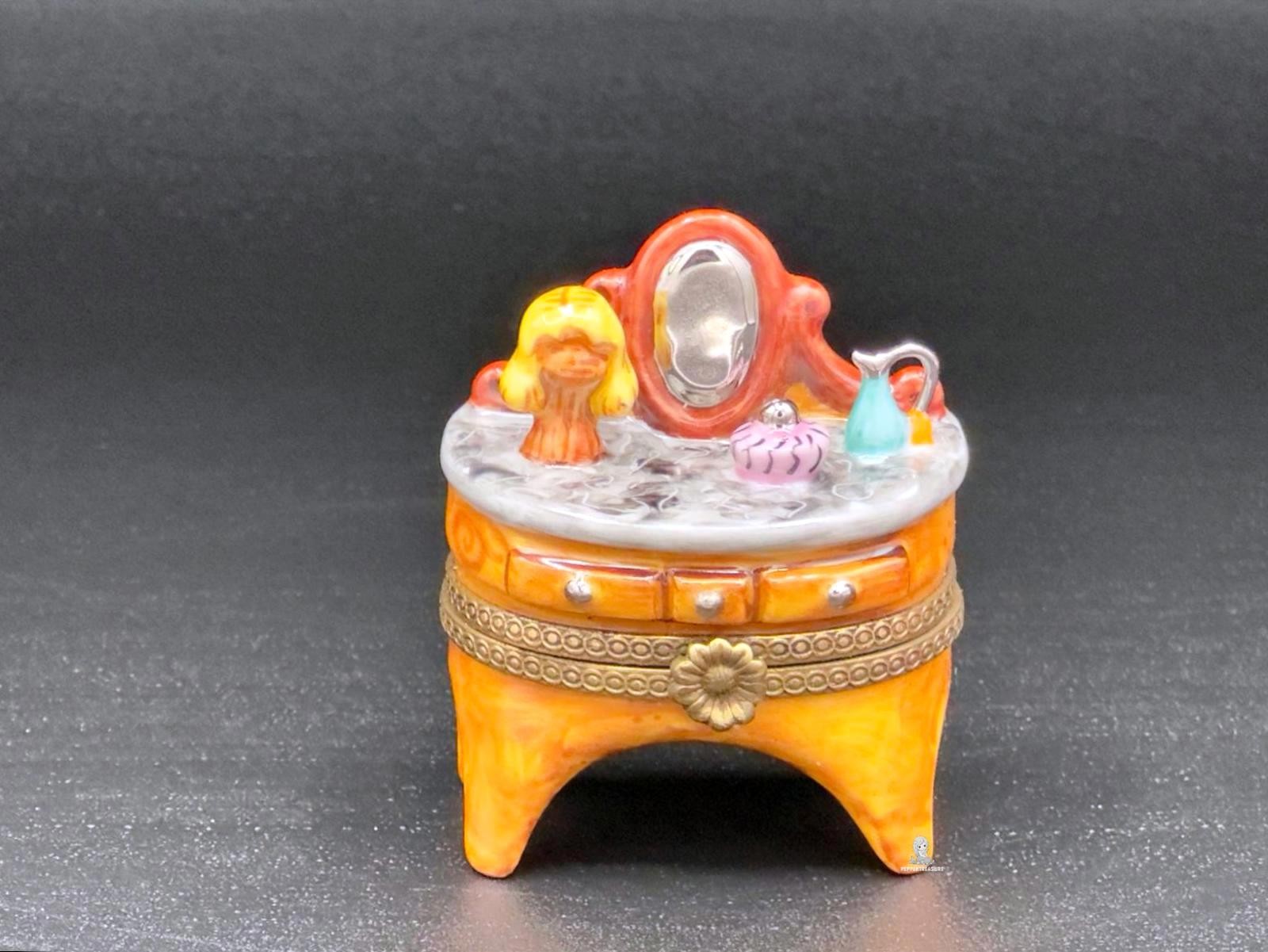 Rare Limoges France Vanity Table Trinket Box Peint Main Hand Painted Signed