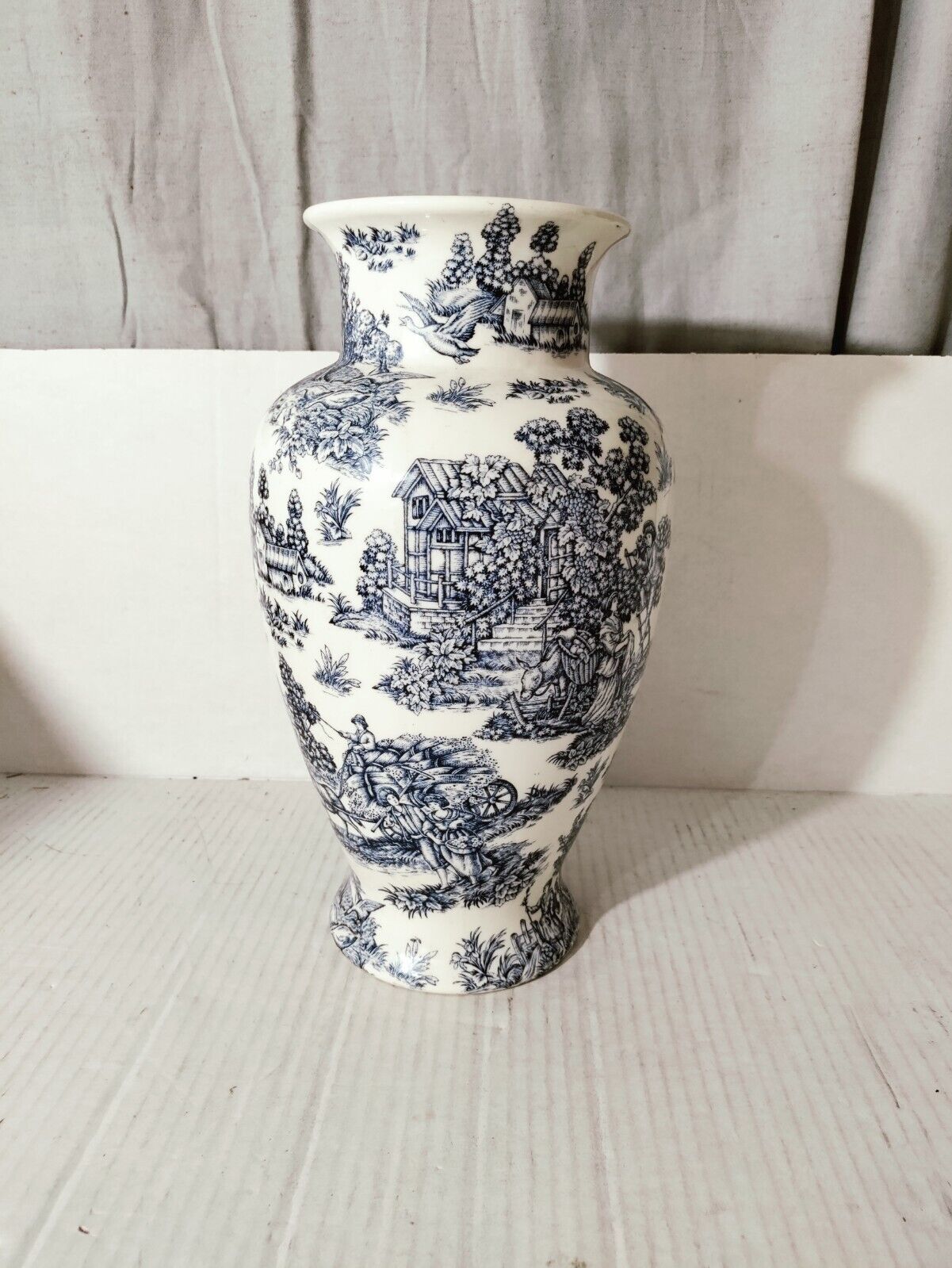 Blue Toile Du Joey Design 4 Pint Vase By Heron Cross Pottery 14x7