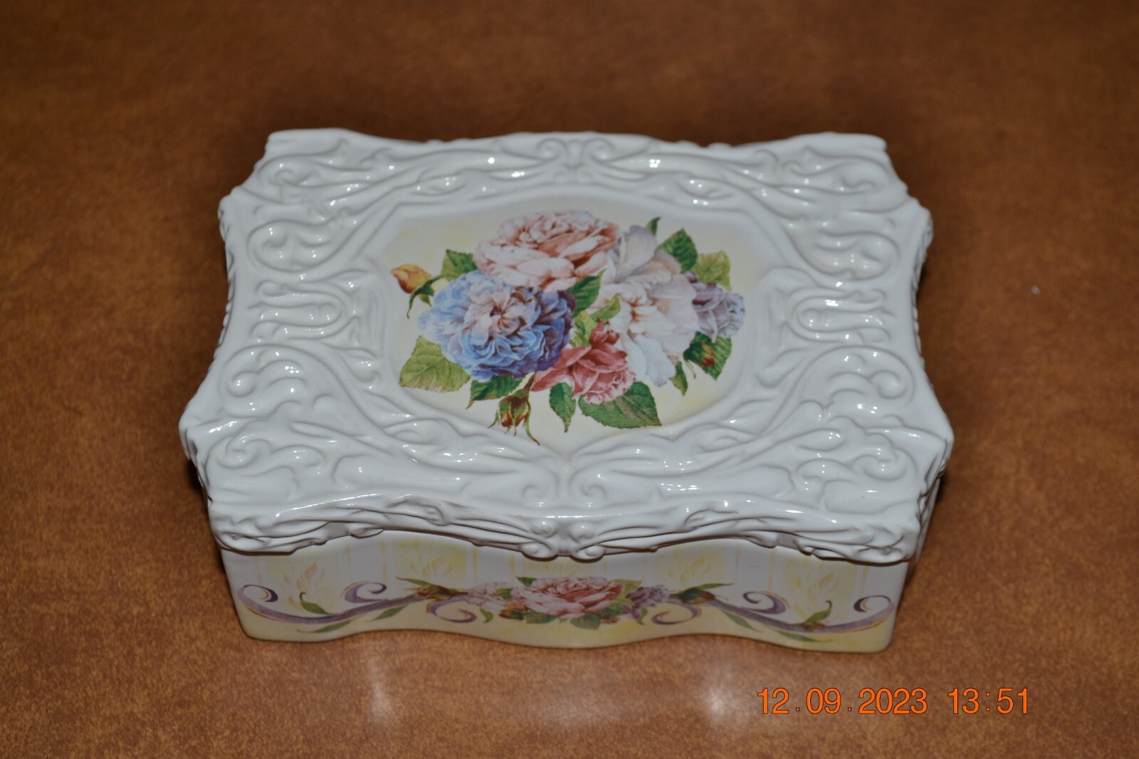 Ceramic Lady Jayne LTD. 2002 Inspirational Keepsake Trinket Jewelry Box