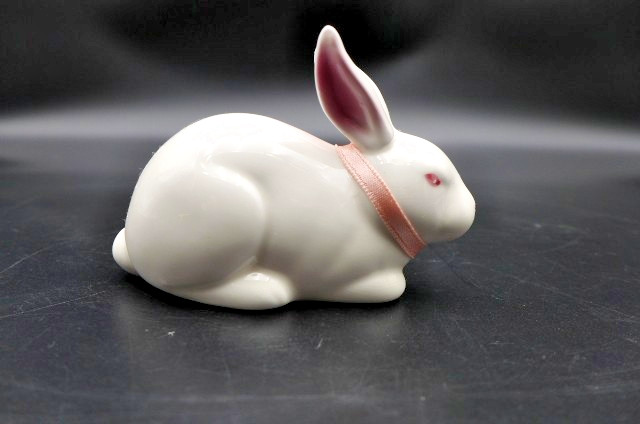 VTG 1985 Schmid Gordon Fraser White Porcelain Rabbit Figurine Pink Ribbon VTG 1985 Schmid Gordon Fraser White Porcelain Rabbit Figurine Pink Ribbon