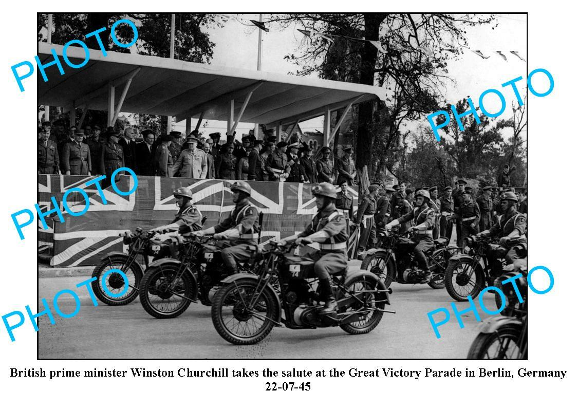 OLD 6 x 4 PHOTO WINSTON CHURCHILL SALUTING VICTORY PARADE BERLIN c1945