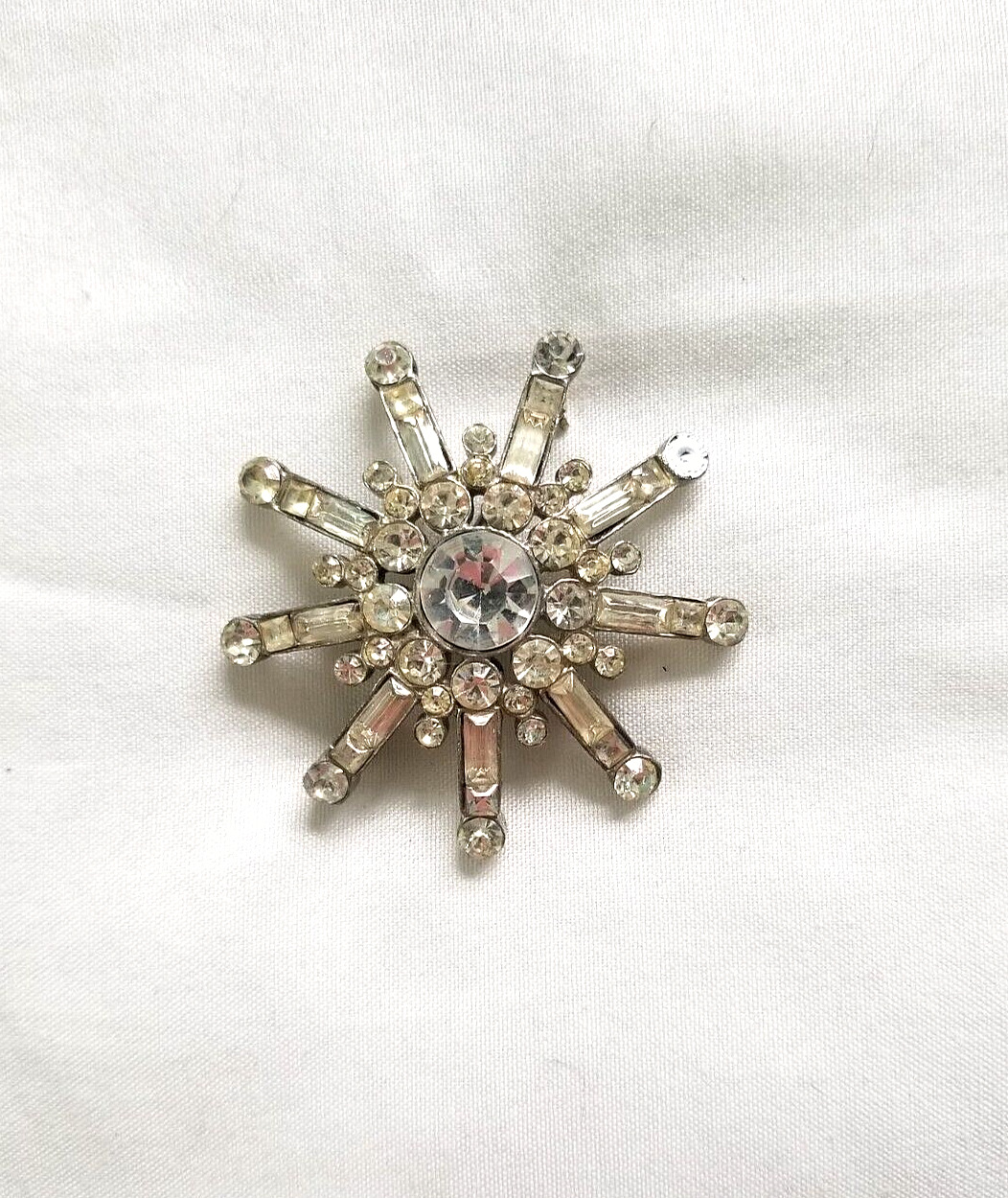 Large Vintage Star Flower Brooch Lapel Pin Silver-Tone Metal & Rhinestone 2 in