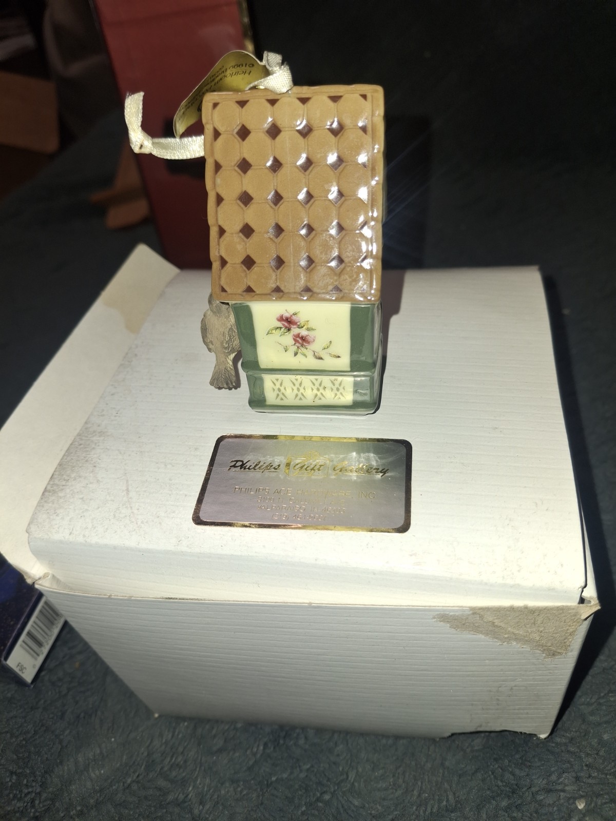 1999 Heirloom Porcelain 
