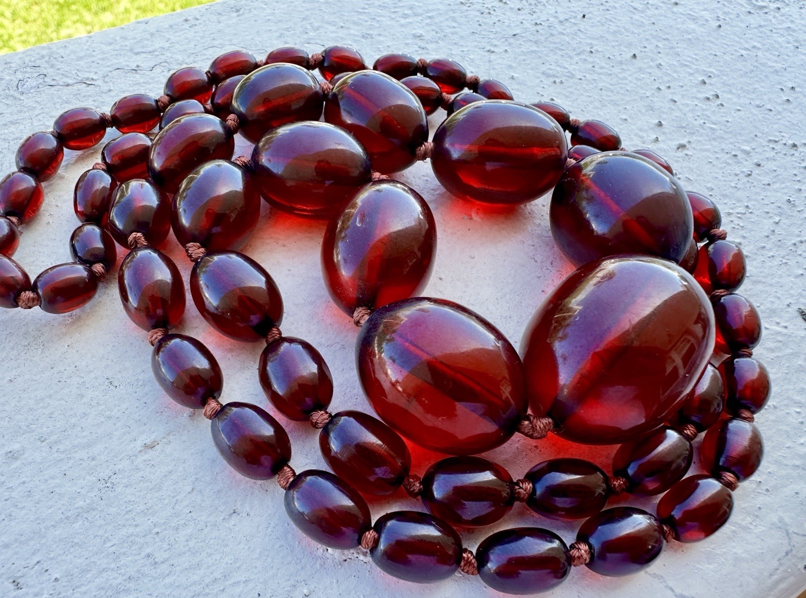 Vintage Cherry Amber Bakelite Faturan Graduated Smooth Bead Necklace 33\