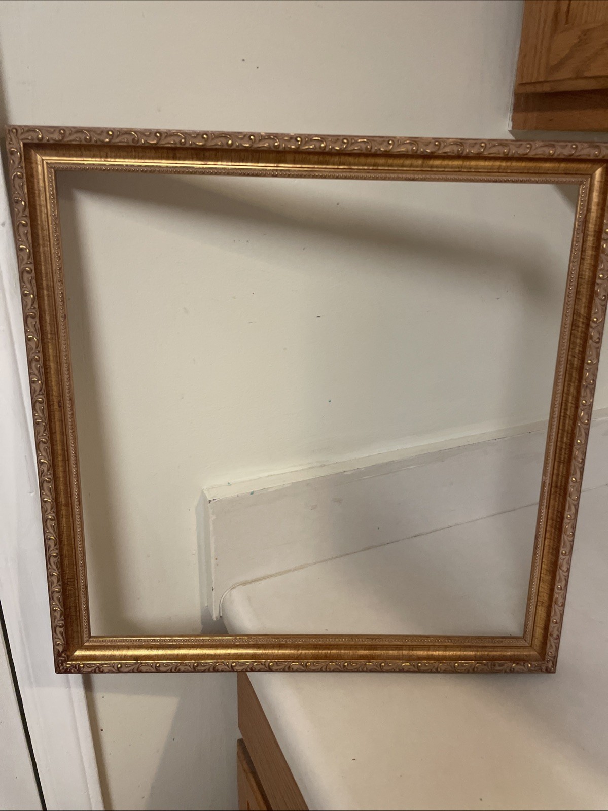 VTG VICTORIAN ERA FITS 16” X16” PICTURE FRAME ORNATE GOLD Floral Leaf Relief VTG VICTORIAN ERA FITS 16” X16” PICTURE FRAME ORNATE GOLD Floral Leaf Relief