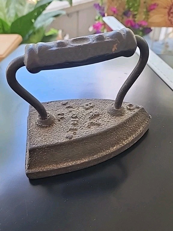Vintage 1800's Cast Iron B&L Iron IL Doorstop Primitive Farmhouse Patina 6 Vintage 1800's Cast Iron B&L Iron IL Doorstop Primitive Farmhouse Patina 6