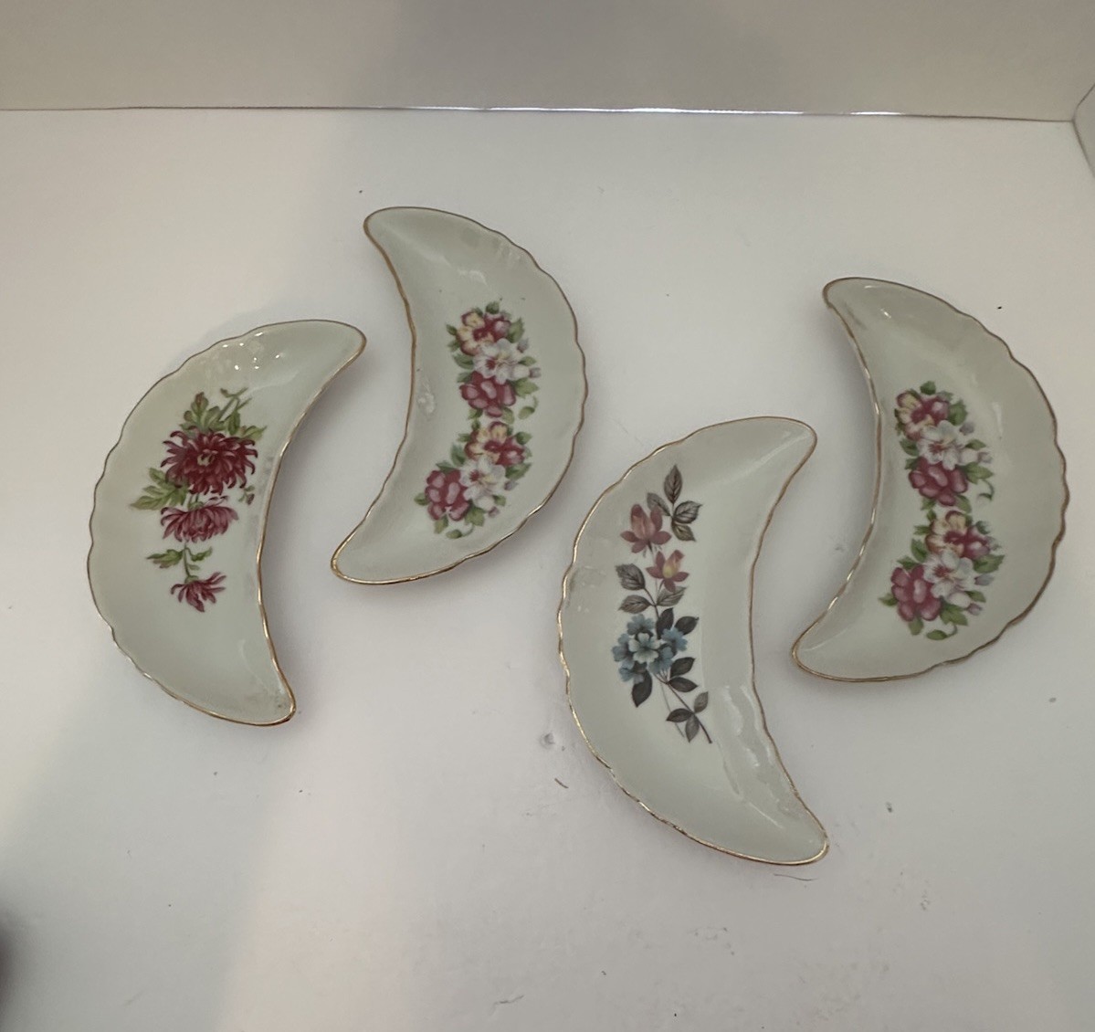 VTG Chadwick’s Crescent Moon Floral Bone Dish Lot Of 4 Gold Trim