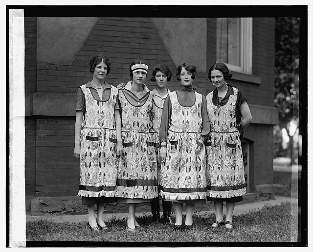 Photo:Washington DC Debutantes Horse Show Waitresses 1925 Women