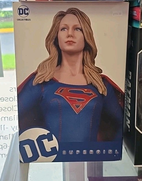 DC Collectibles Supergirl  CW TV Statue Melissa Benoist - New