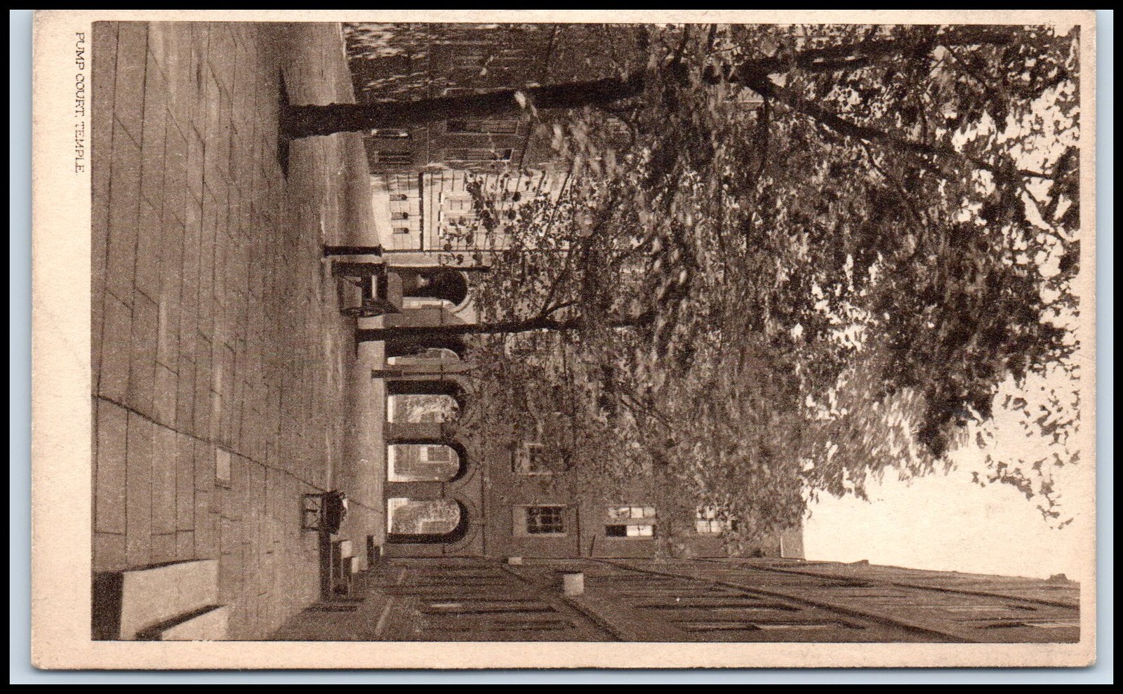 Postcard PUMP COURT, TEMPLE.09 I111 Postcard PUMP COURT, TEMPLE.09 I111