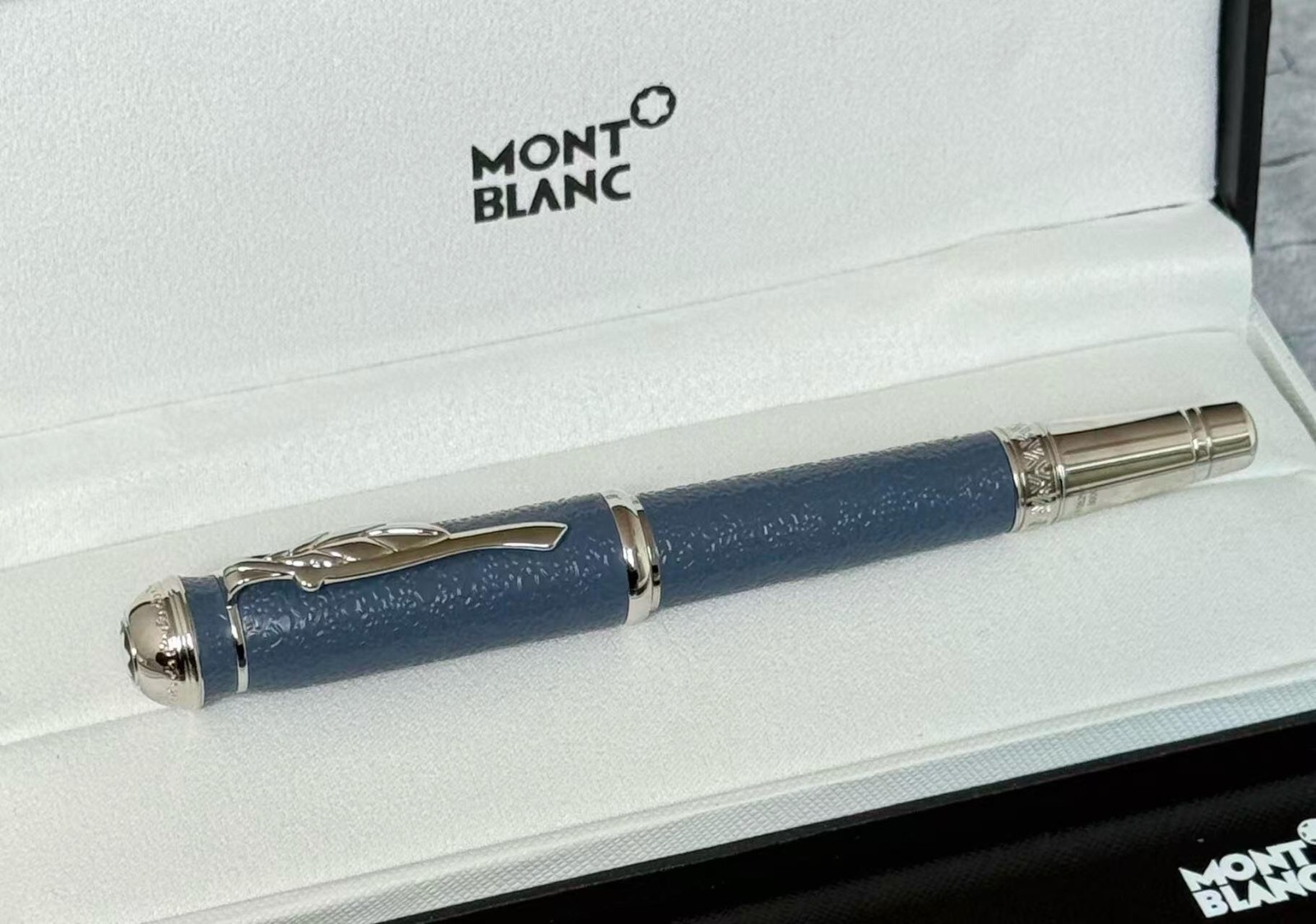 Montblanc Great Writers Collection Goethe Blue Fountain Pen Gift Set