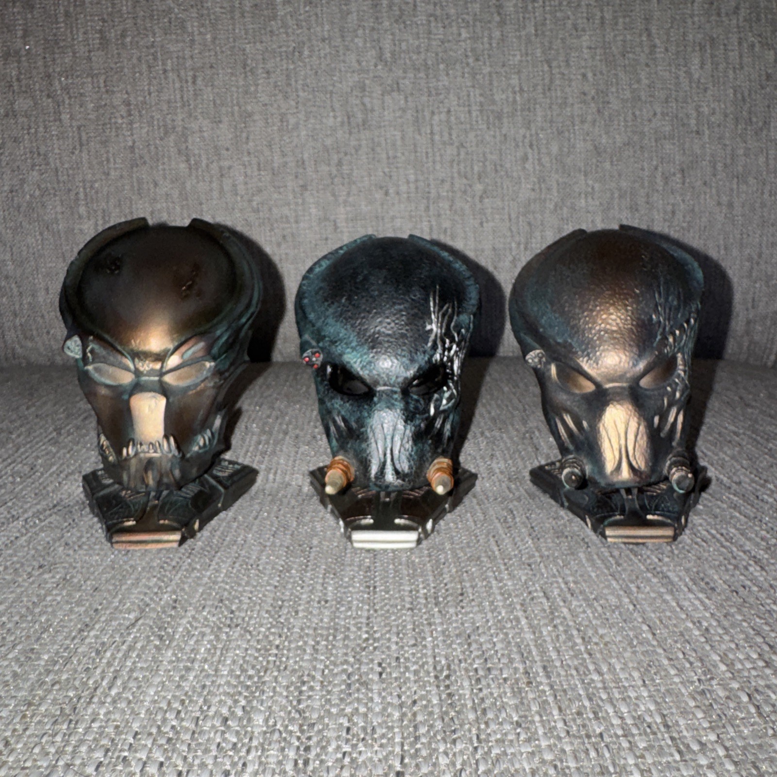 SIDESHOW AVP (ALIEN VS PREDATOR) PREDATOR SMALL BUST MASK SET RARE SOLD OUT SIDESHOW AVP (ALIEN VS PREDATOR) PREDATOR SMALL BUST MASK SET RARE SOLD OUT