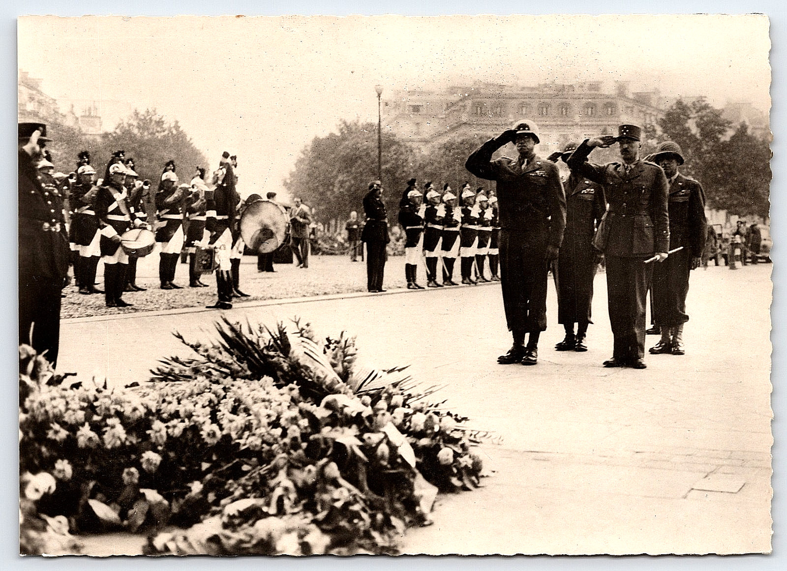 PARIS WW2 FRENCH GENERAL'S UNKNOWN SOLDIER'S TOMB VINTAGE REAL PHOTO POSTCARD