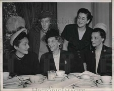 1946 Press Photo Peoples Mandate Committee Luncheon, Mrs. C. Pepper, M. Vernon picture