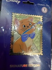Toulouse PALM LE400 Disney Royal Stamp Jumbo Pin picture