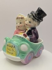 Vintage Just Married Couple Salt And Pepper Shakers Niagara Falls Made In Japan picture