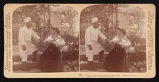 Portugal A poultry vender in the aristocratic residence district o - Old Photo picture