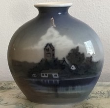 Vintage Dahl Jensen Copenhagen Denmark 46/91 Porcelain Church Landscape Vase picture