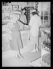 Photo:Casa Grande Valley Farms Arizona 1940 Grocery Store Customers picture