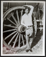 Gary Cooper AUTOGRAPHED Vintage Photo Fighting Caravans (1931) Rare Early Still picture