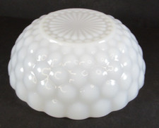 Anchor Hocking Bubble White Milk Glass Vegetable Serving Bowl 1 Quart 1941-1968 picture