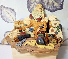 Vintage 1996 Boyds Bears Santa's Hobby #3004 Santa & Friends Christmas Figurine picture