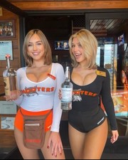 Two Hooter's Girls Sexy Restaurant Server Uniform  Waitress Picture Photo 4x6 picture