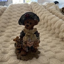Boyds Bears & Friends Resin Bear Figurine 1999 Painted Signed Jonathan Small picture