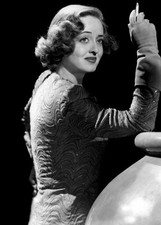 Delightful BETTE DAVIS - Iconic Movie Star - 5 x 7 inch Reprint picture