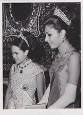 1967 Press Photo Empress Farah of Iran with Queen Sirikit of Thailand picture