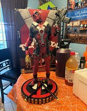 Sideshow Collectibles Premium Format Deadpool 1:4 Polystone Statue Marvel picture