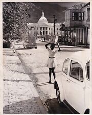 1971 Haitian woman Port-au-Prince vintage Gelatin-Silver Print photo RARE L143C picture