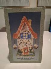 NIB Vintage Lincolnshire Ceramic House Night Light Cottage Hanging Baskets picture
