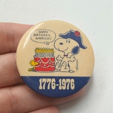 1976 Snoopy Woodstock Bicentennial Pinback Button Happy Birthday America Vintage picture